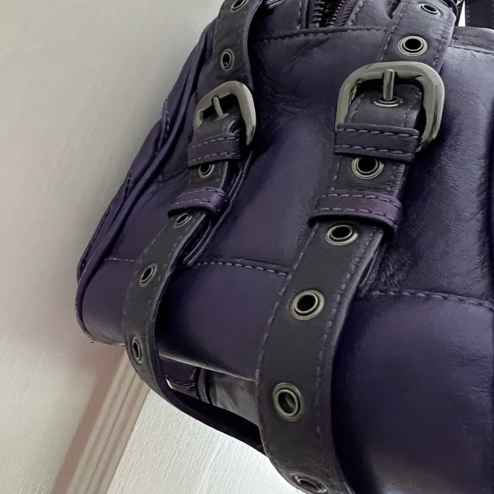 Betsey Johnson large leather purple bow purse - Picture 7 of 8